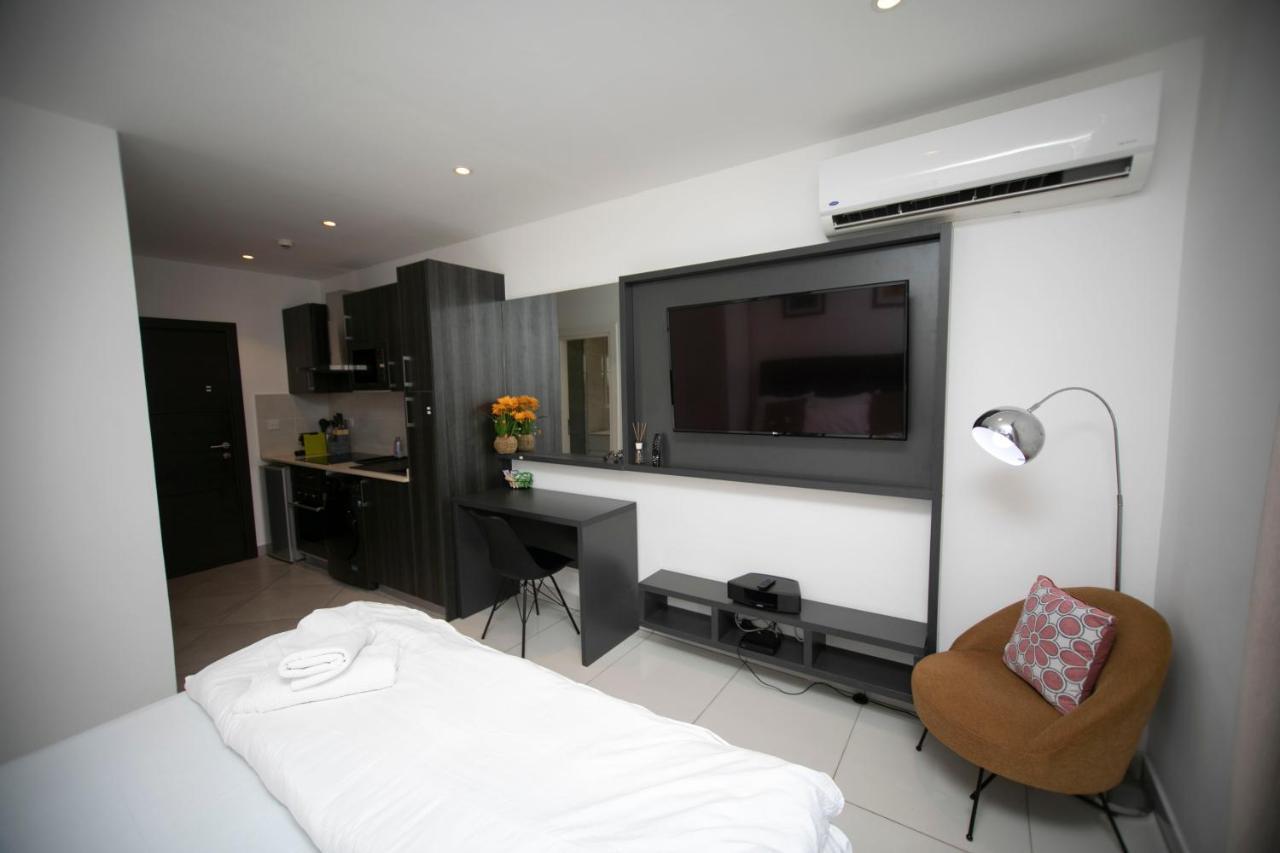 Accra Comfy Studio At Embassy Gardens Cantonments ภายนอก รูปภาพ