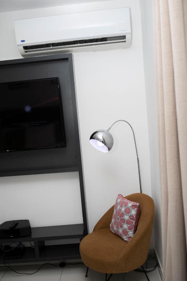 Accra Comfy Studio At Embassy Gardens Cantonments ภายนอก รูปภาพ