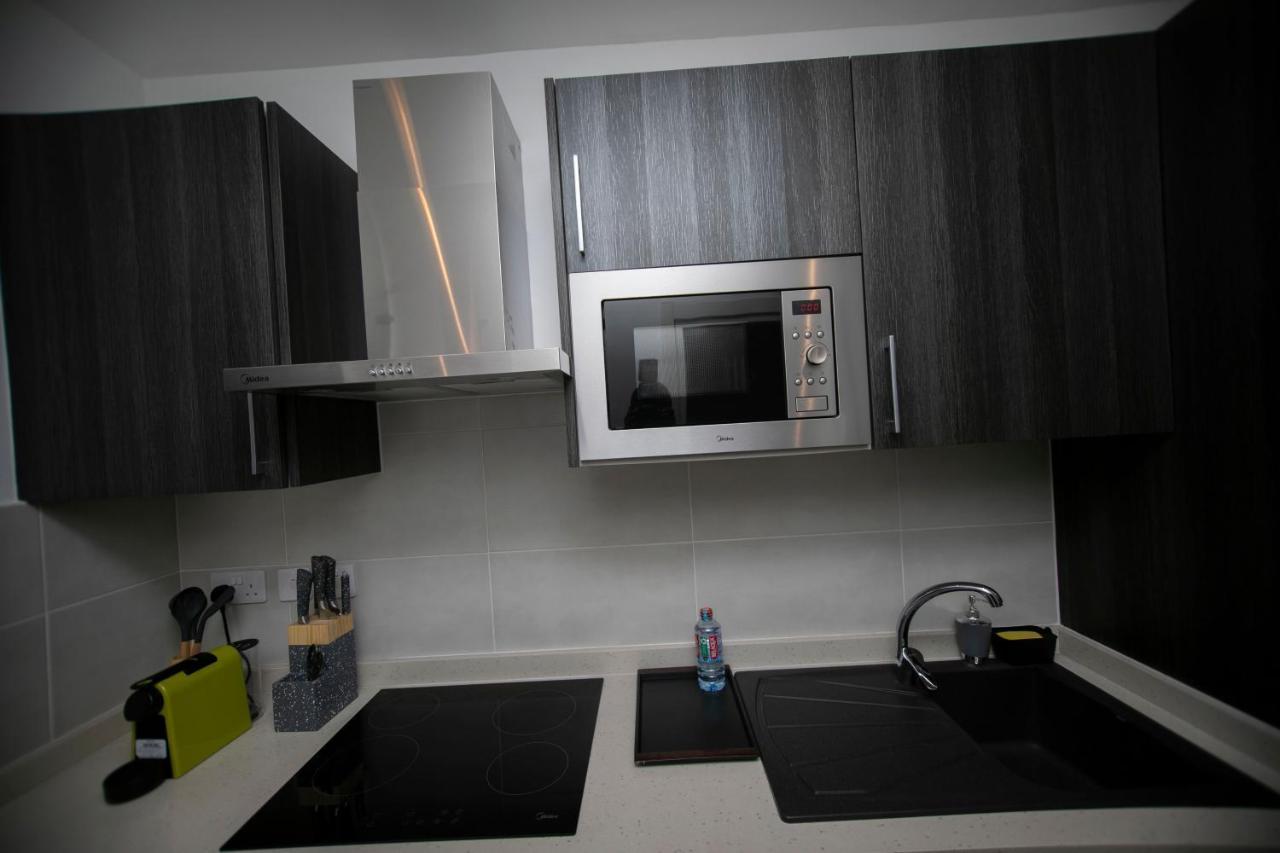 Accra Comfy Studio At Embassy Gardens Cantonments ภายนอก รูปภาพ