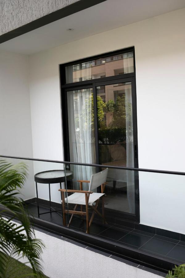 Accra Comfy Studio At Embassy Gardens Cantonments ภายนอก รูปภาพ